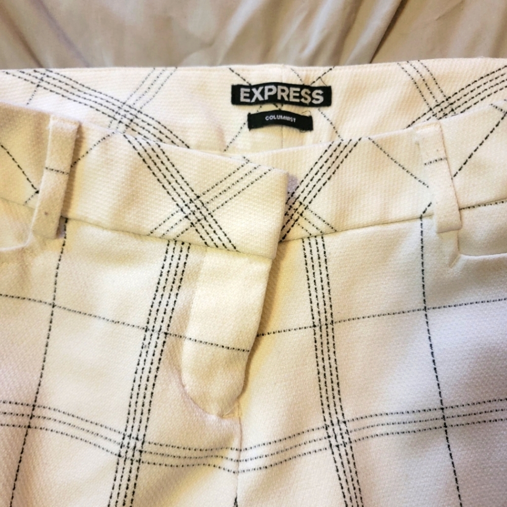 EXPRESS Columnist 2Long White Checkered Pants